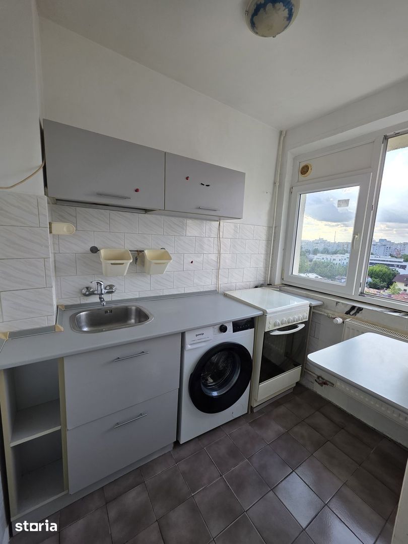 Vedere panoramica spre apus // spatioasa // imobil renovat - Poză 4