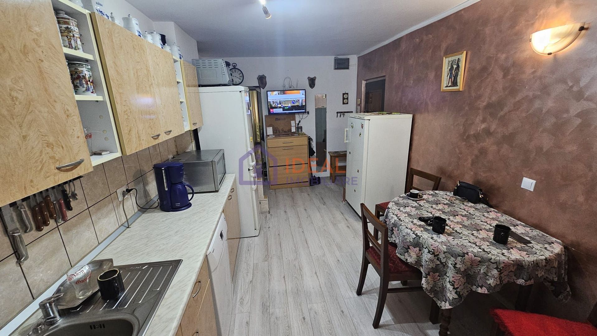 Apartament cu 3 camere, 65 mpu, in Turnisor - Poză 2