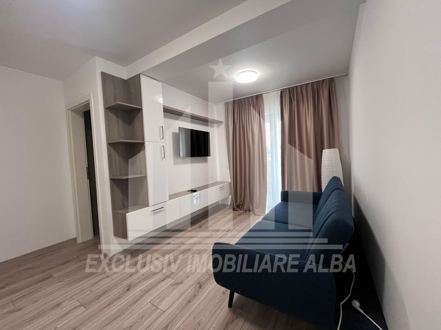 Apartament 2 camere de inchiriat Cetate-bloc nou - Poză 1
