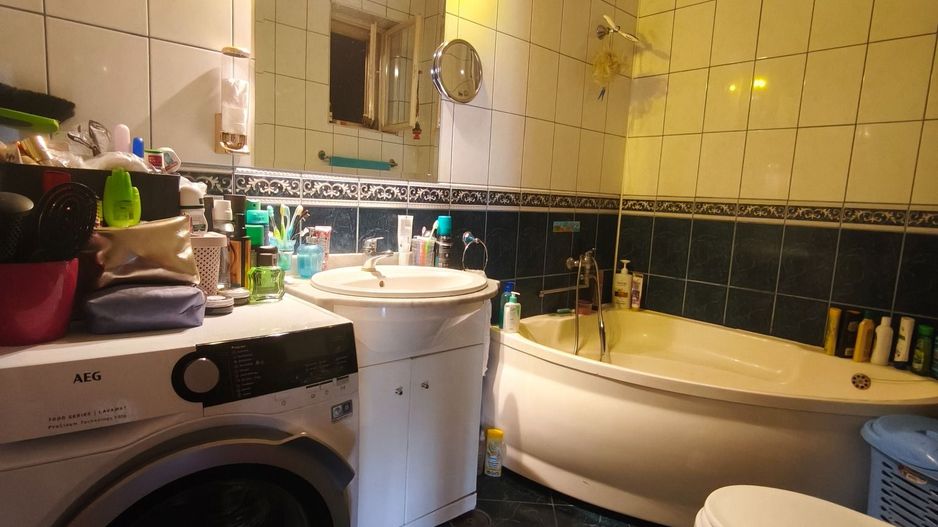 Apartament cu 3 camere, et1 , 90 mp la casă zona Centrala - Poză 7