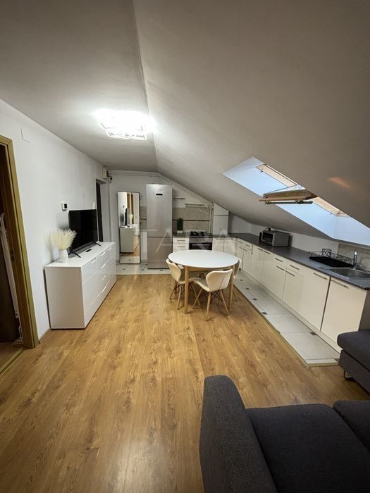 Apartament 3 Camere Semidecomandat în Florești - Poză 3