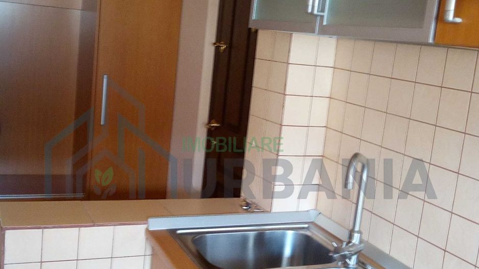 Apartament 3 camere renovat, zona Esplanada, Pașcani - Poză 2