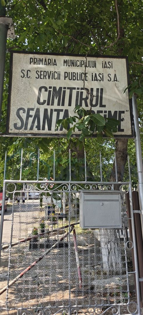 Loc de veci în Cimitirul Sfânta Treime, Păcurari, Iași - Poză 1