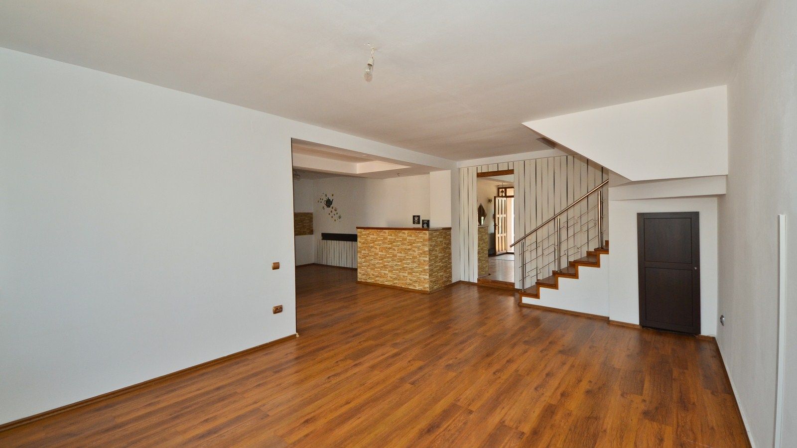 CASA COCHETA 4 CAMERE +LOC DE PARCARE || BANEASA - Poză 2
