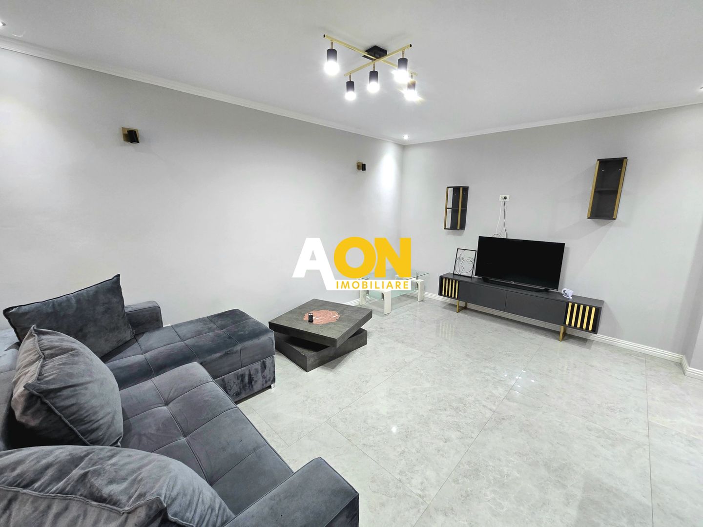 Apartament cu 3 Camere, Complet Mobilat, Zona Liceului Sportiv - Poză 1