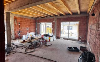 Casa Finisata 4 camere 107 mp-terasa-teren 388 mp-Aerodrom - Poză 5