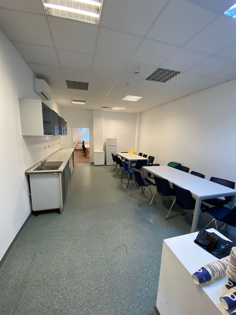 Cladire de  birouri - zona COMPLEX - Poză 15