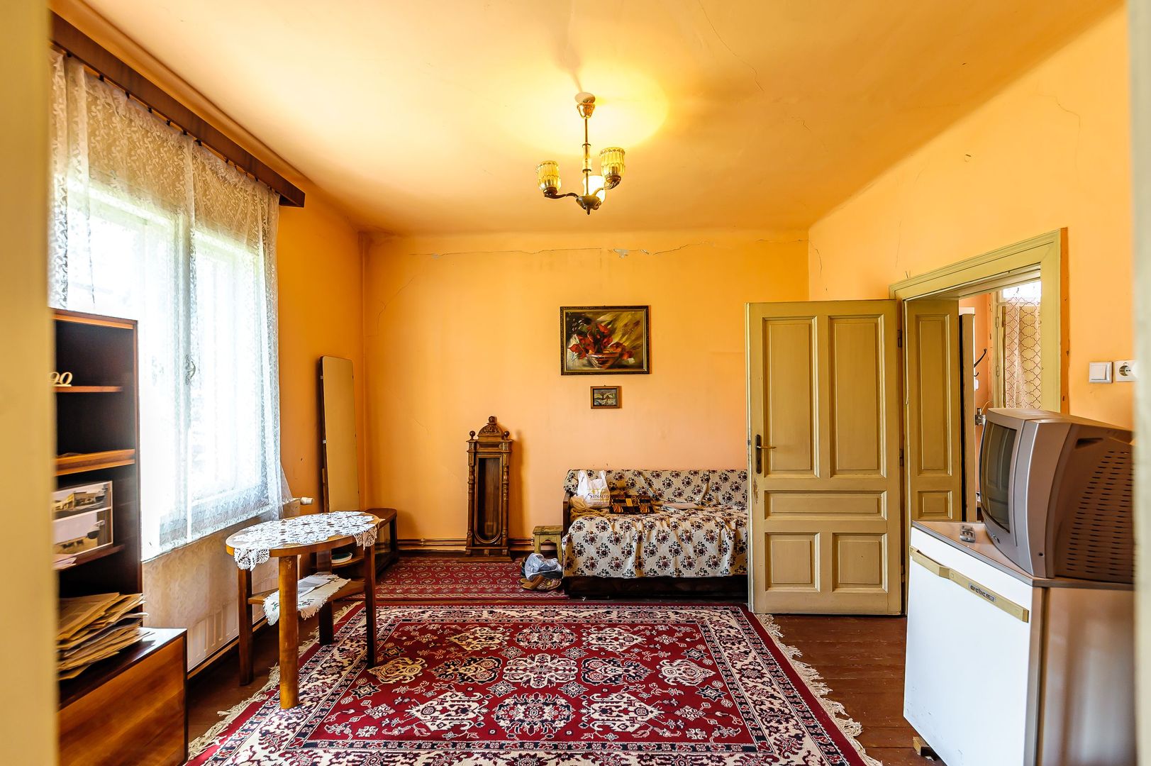 Casă veche cu teren generos într-o locație deosebită - oportunitate - Poză 2