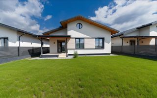 Casa cu 4 camere, Frumusani, panouri solare, pompe caldura - Poză 1