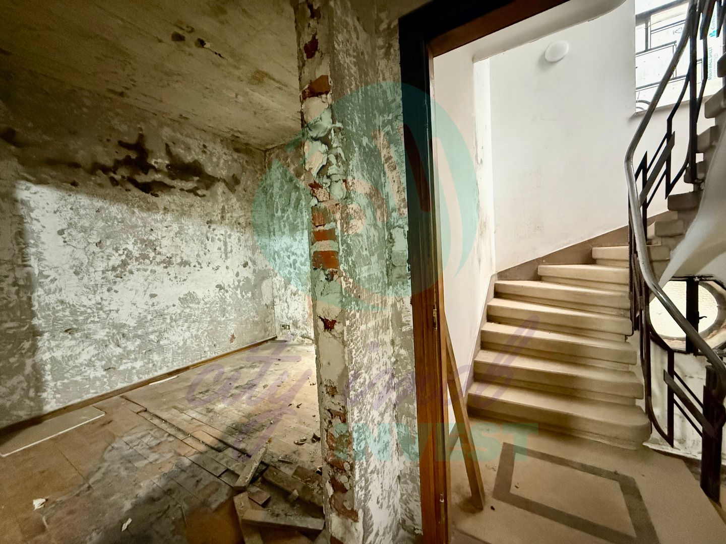 Proprietate cu farmec Art Deco în Cartierul Evreiesc cu multa verdeata - Poză 8