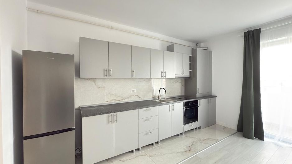 Apartament tip studio. Loc de depozitare in pod. Asfalt. - Poză 1