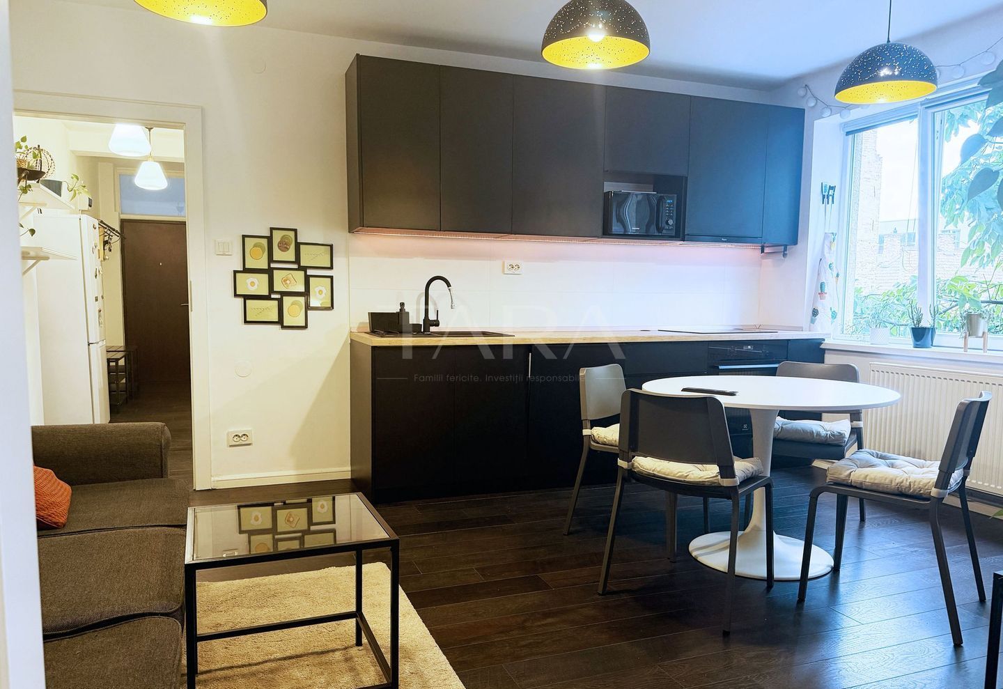 Apartament cu 3 camere, zona Facultatea de Litere. - Poză 4