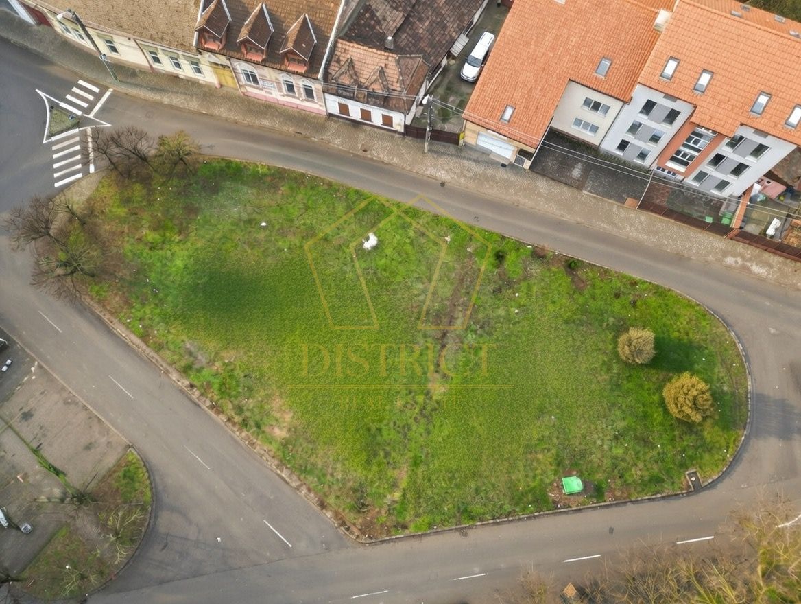 Teren cu vizibilitate excepțională, 3 fronturi stradale | Zona Lunei - Poză 2