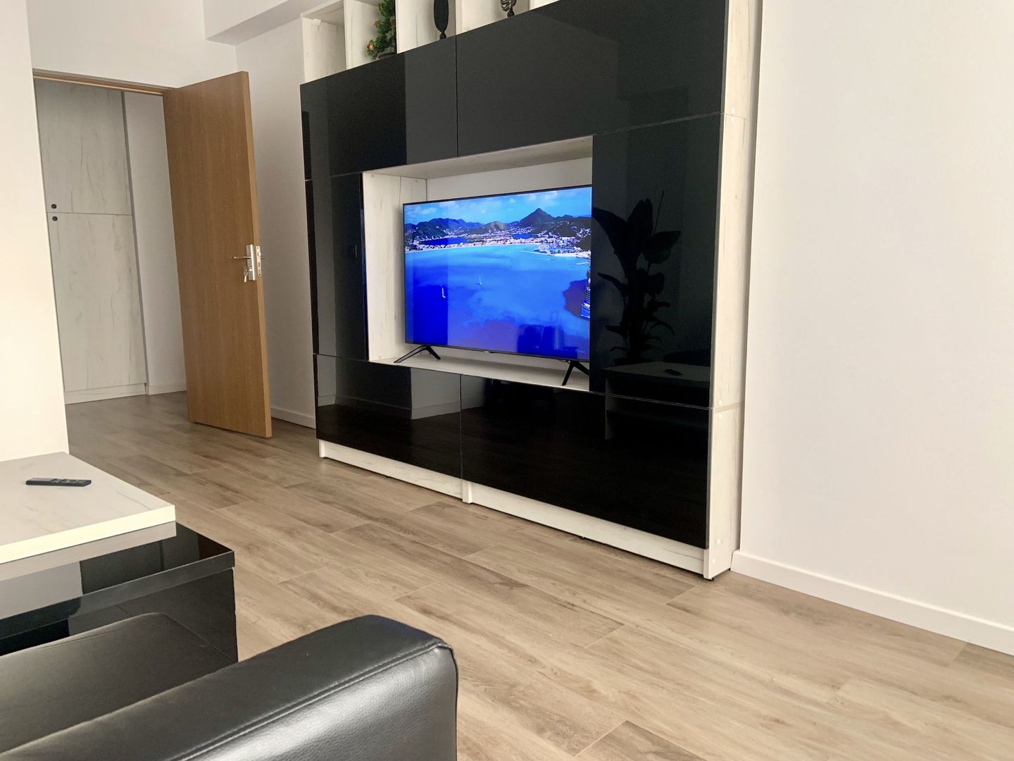 2 Camere, decomandat, balcon, mobilat/utilat, 4 minute Metrou, Kaufland Brancusi - Poză 4