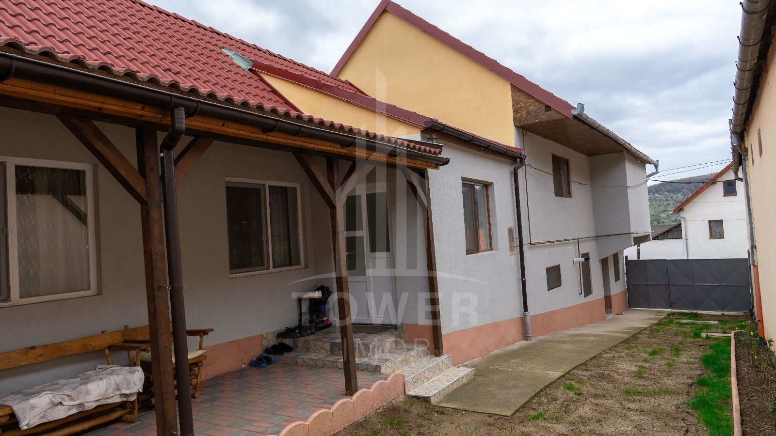 🏡 Casă spațioasă în Roșia, priveliște spre Munții Făgăraș - Comision 0% - Poză 1