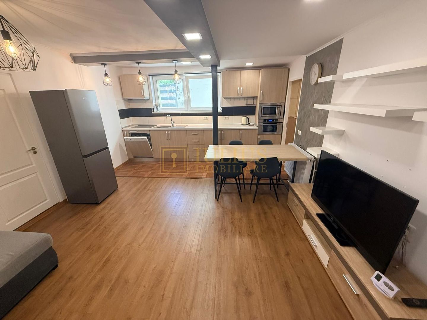 apartament la casa| 2 camere| Aradului| 2 bai| centrala proprie - Poză 7