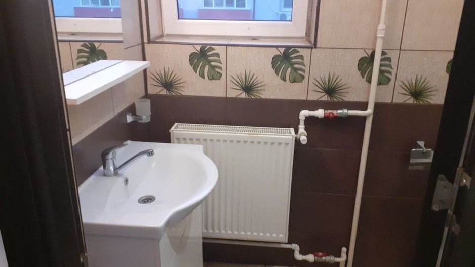 Închiriez apartament cu doua camere - Poză 6