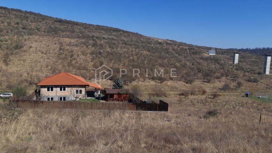 Casa la rosu de vânzare sau schimb cu apartament în Tg Mureș - Poză 5