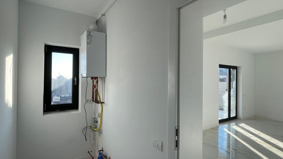 Duplex despartit prin camera tehnica - finisaje premium - Poză 7