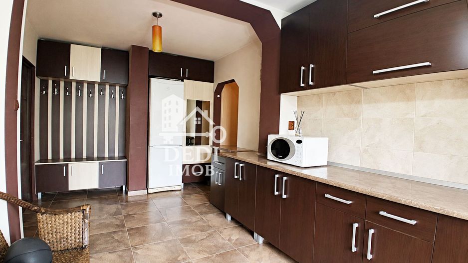 Apartament 3 camere de vânzare in zona Decebal, Oradea - Poză 1