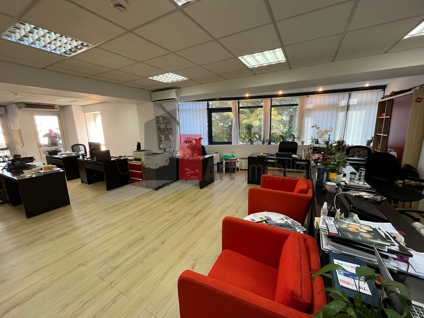 Spatiul "HOVY" in imobil exclusiv de birouri, 220 mp, 2 locuri parcare - Poză 2