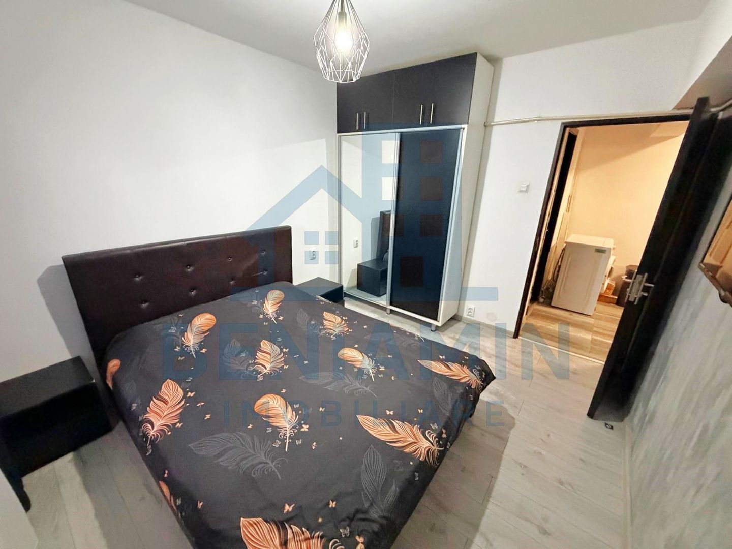 2 Decomandate Mobilat Utilat Calea Bucuresti Rotonda 52mp - Poză 7