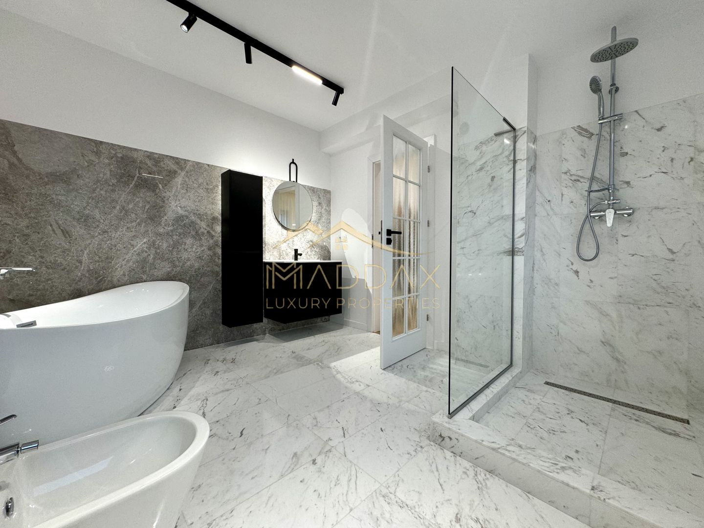 Duplex cu 4 Camere *211mp* / 2 parking / Erou Iancu Nicolae - Poză 31