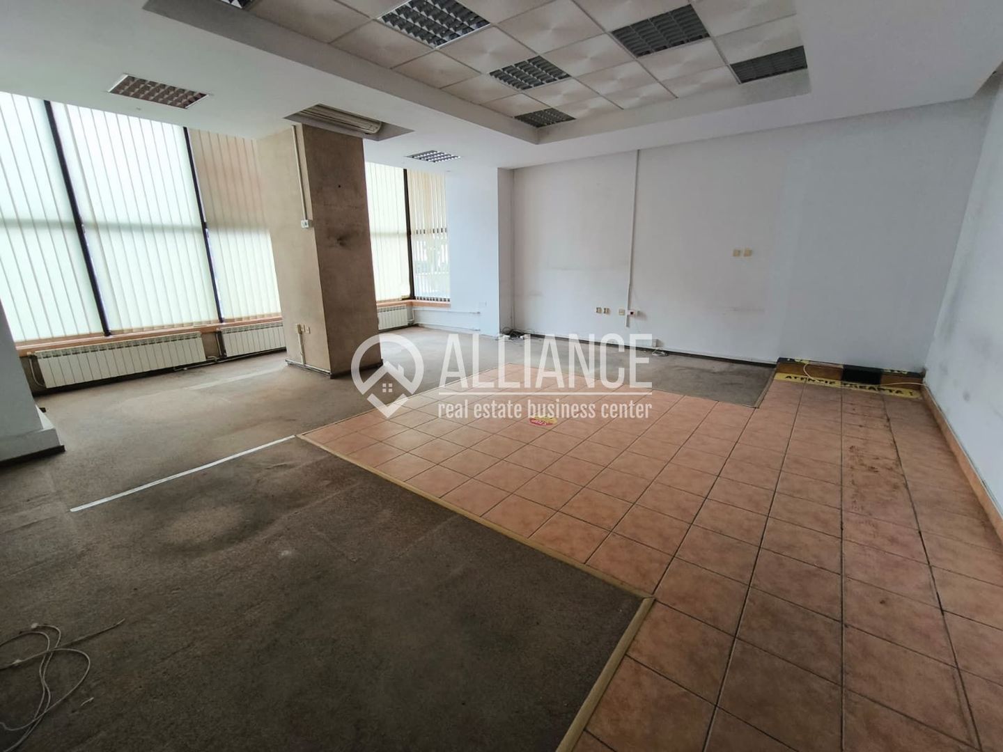 CENTRU Bdul Tomis spatiu comercial cu vitrina stradala! - Poză 2