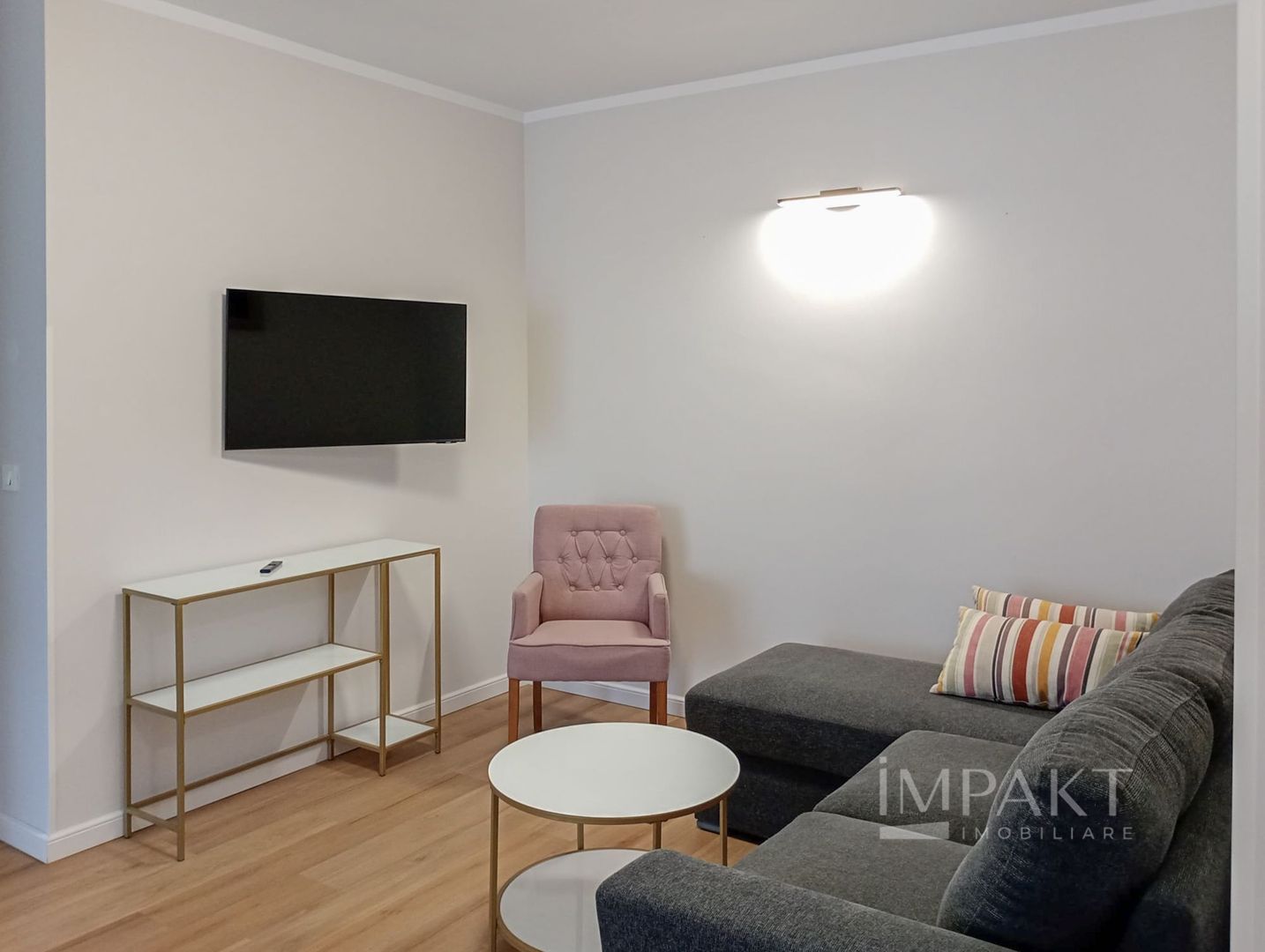 Apartament 3 camere la Cheie in zona Vivo ! - Poză 2
