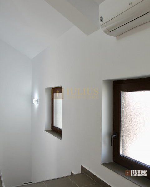 2 dormitoare, 80 mp utili, gradina si curte proprie de 300mp. - Poză 16