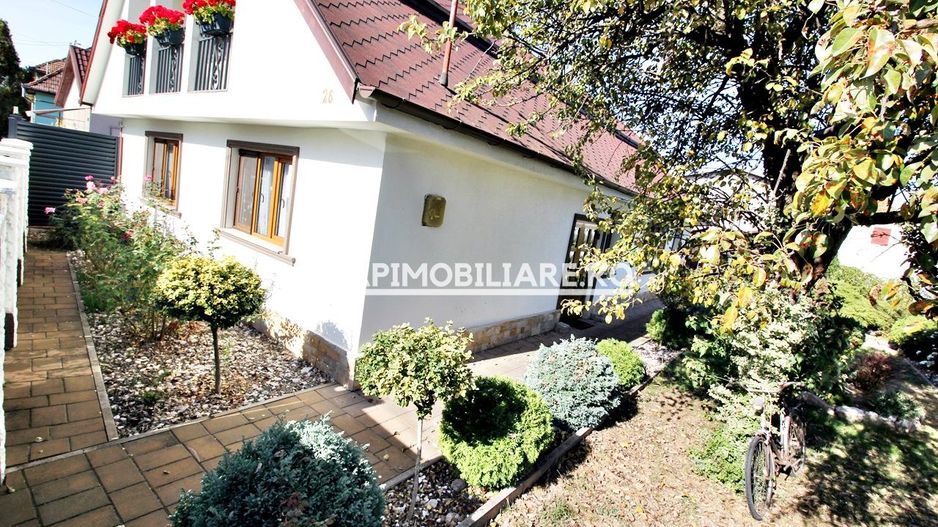 Casa 6 camere, 150mp.utili,527mp teren, zona semicentral - Poză 12
