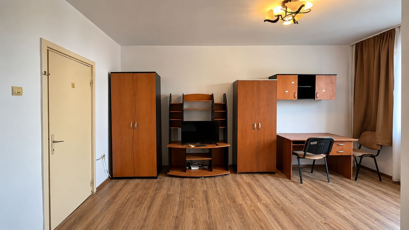 Apartament 1 Camera | Complexul | Etaj 3 | Centrala Proprie - Poză 1