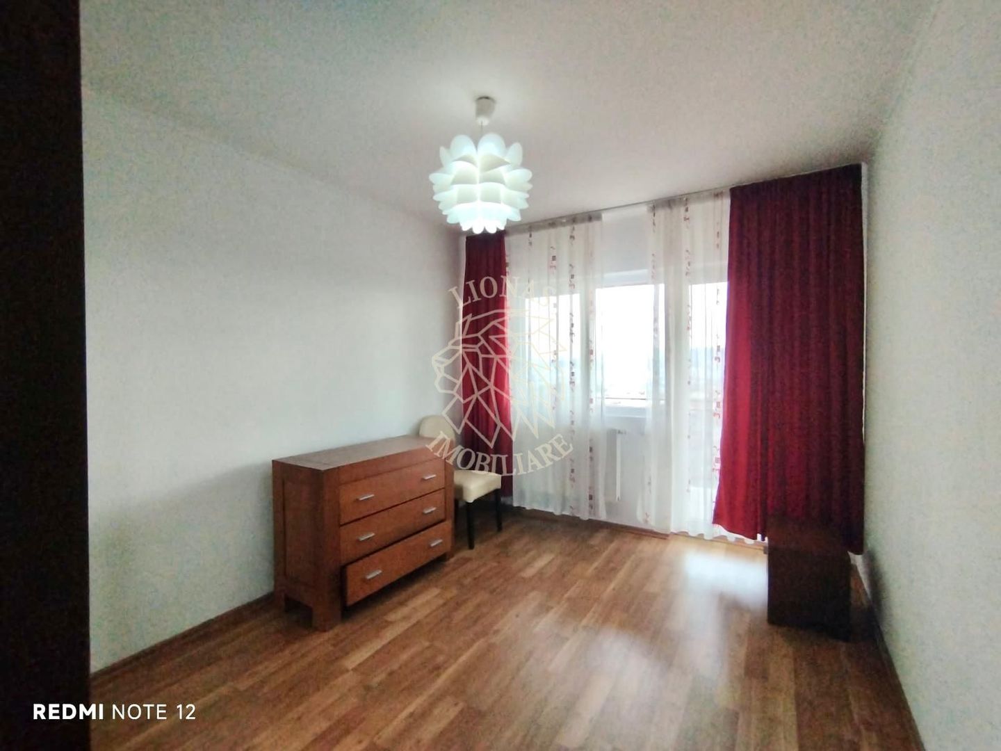 Apartament 3 camere-balcon 20 mp-lift-parcare-panoramic-Subcetate - Poză 2