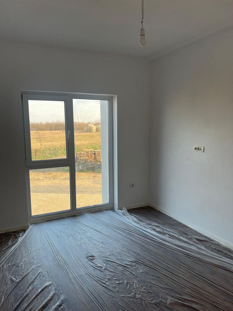 Apartament cu 3 camere de vânzare în Mosnita Noua - Poză 2