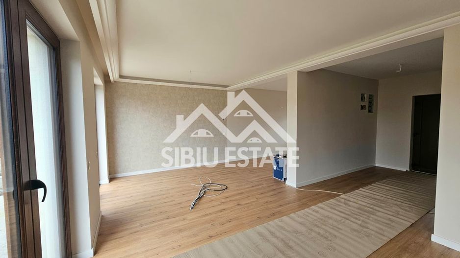 Casa noua amenajata, gata de mutare - Poză 5