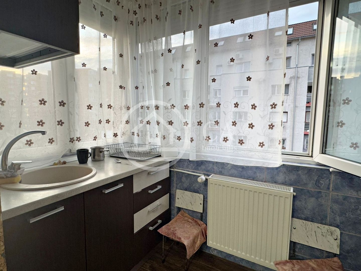 Apartament cu 3 camere de vanzare in Decebal, Oradea - Poză 8