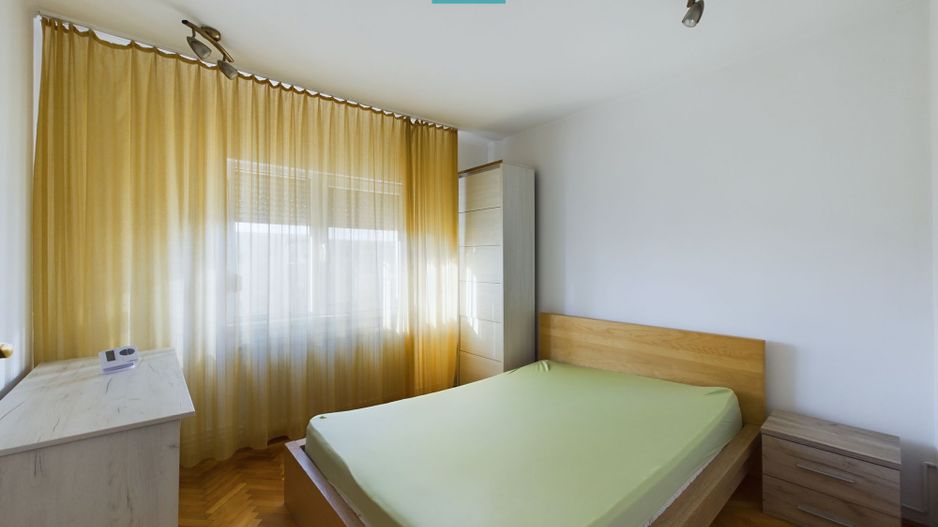 Apartament de închiriat cu 3 camere în Micalaca - Poză 1