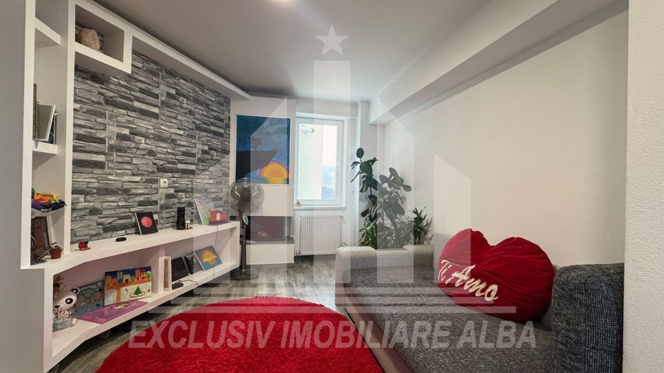 Apartament cu 4 camere de vanzare, Ampoi 2 - Poză 1