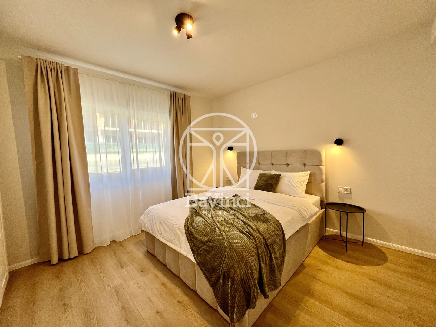 Apartament 3 camere, 2 bai, aer conditionat (NCL-37D-Mo-ap.3) - Poză 1