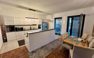 Casa moderna, spațioasa, curte generoasa pe un nivel în Sura Mare - Poză 5