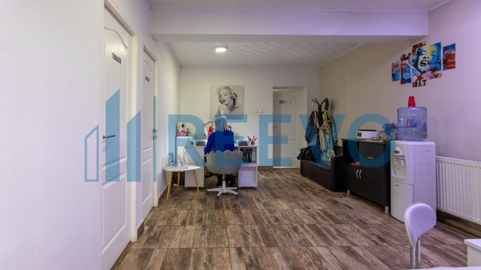 Clădire și teren de investiție, central Roman - Poză 5