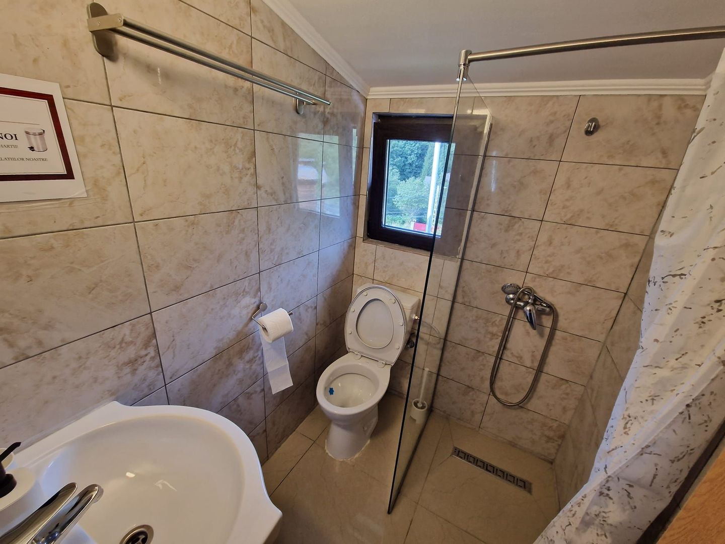 Pensiune la Cheia, moderna, functionala in totalitate, vedere mirifica (chirie) - Poză 13