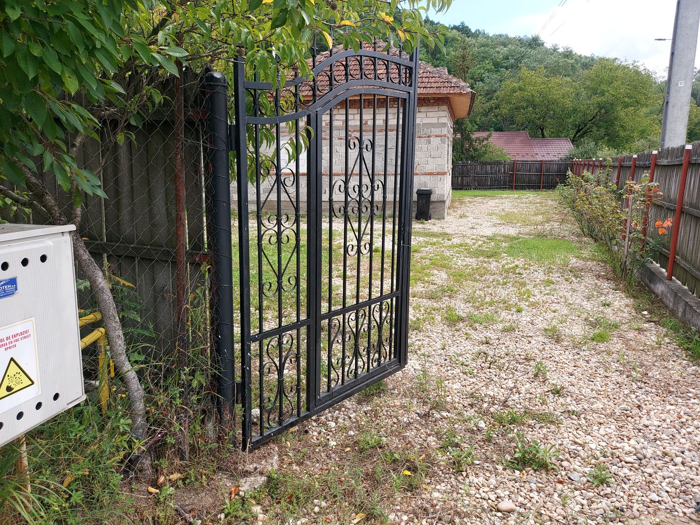 Casa de terminat in Bascov-Valea Ursului, Strada Salcamilor - Poză 7