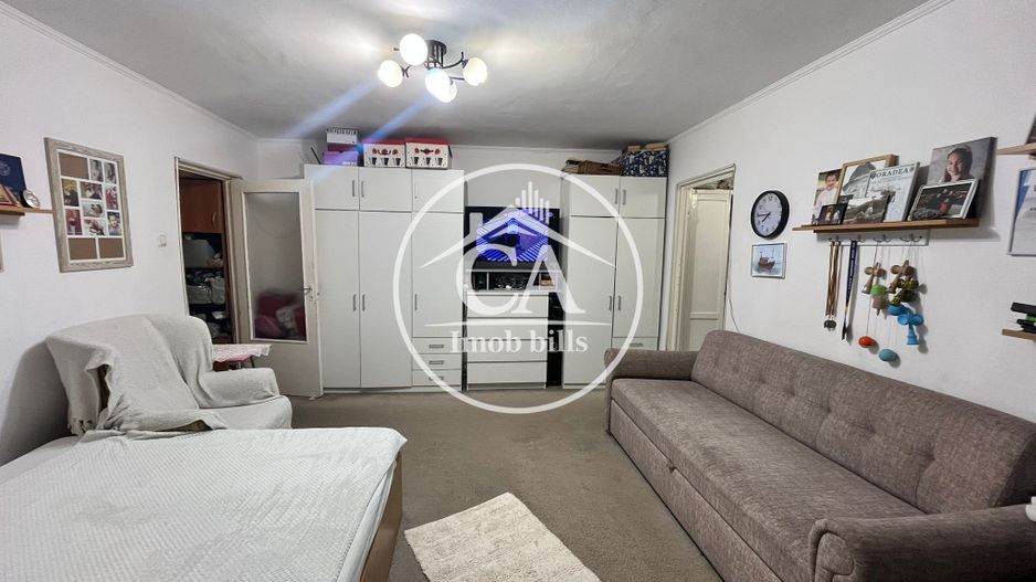 Apartament de vânzare cu 2 camere în zona Rogerius, Oradea - Poză 2
