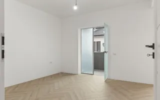 Casă nouă, spațioasă și elegantă, 7 camere, Lângă Pădurea Crețuleasca - Poză 26