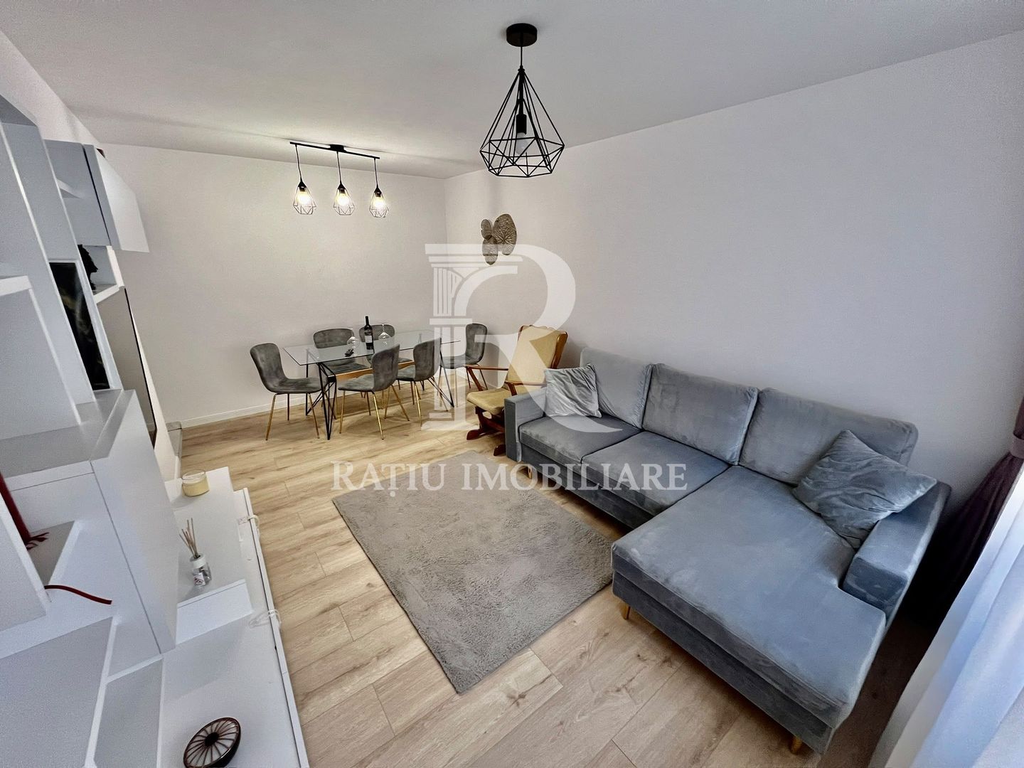 Apartament Modern cu 2 Camere | Parter |  Bulevardul Decebal | Oradea - Poză 1