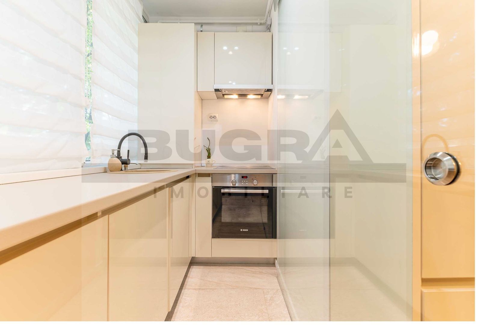 Apartament premium cu 4 camere, 128 mp, parcare, zona Platinia - Poză 3