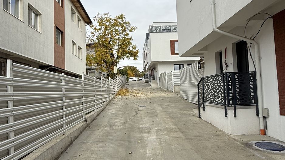 VILA TIP DUPLEX, MUTARE IMEDIATA / ZONA DE CASE - TRAPEZULUI! - Poză 9