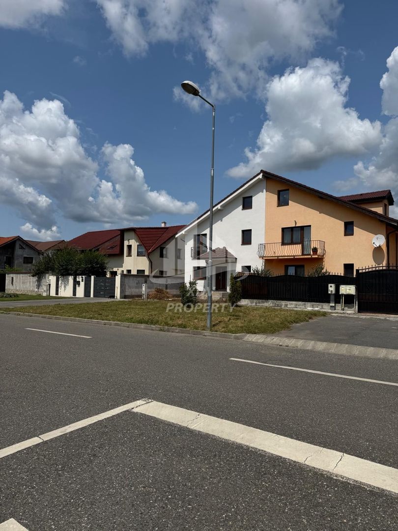 Casa moderna, mobilata complet  Sibiu - Poză 21