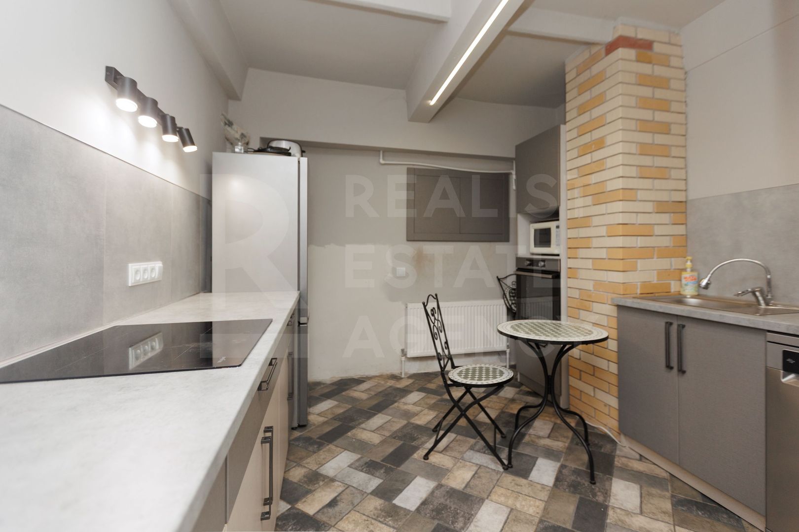 Vânzare, apartament, 3 camere, str. Gheorghe Asachi, Telecentru - Poză 1